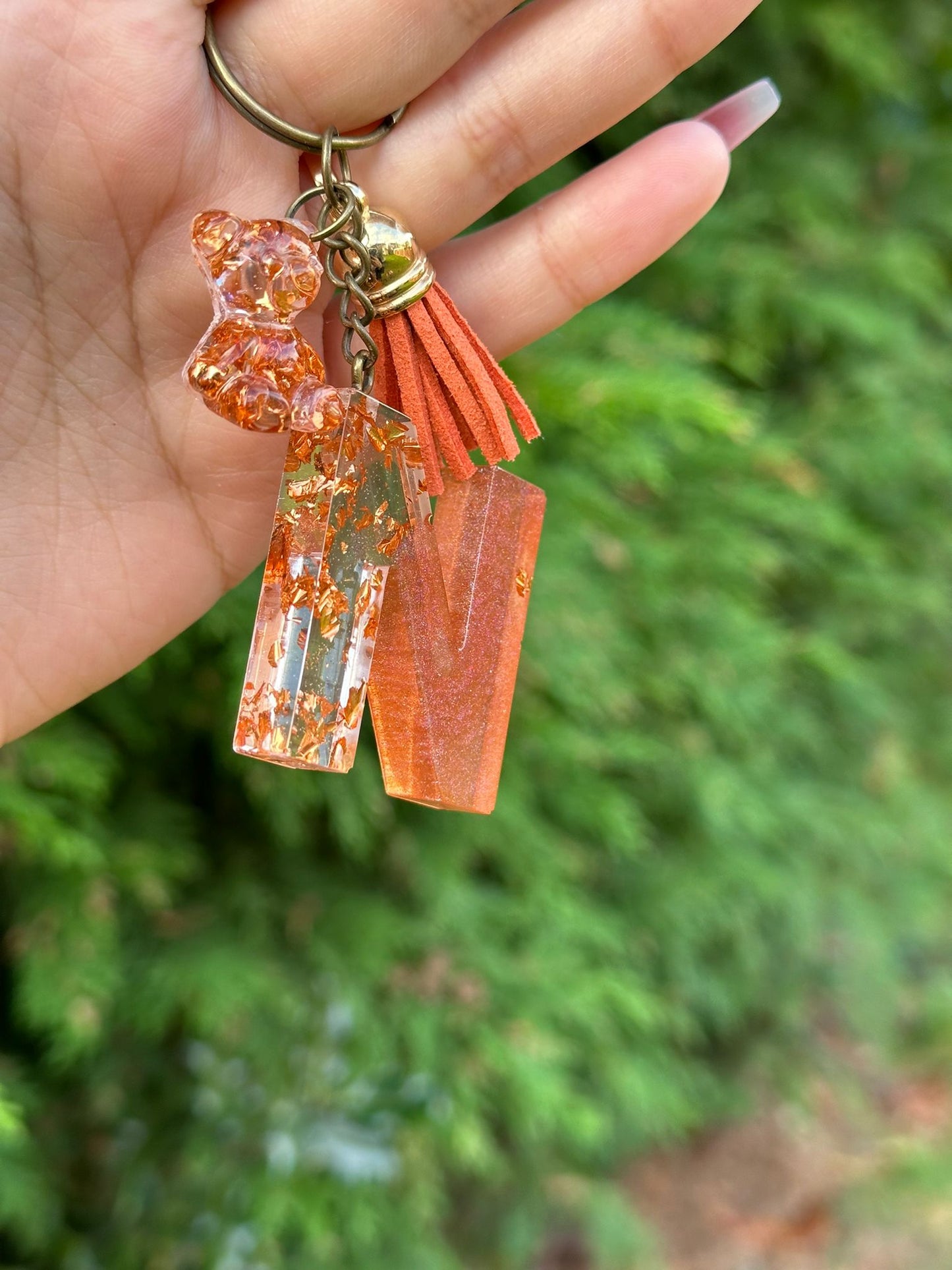 Custom Resin Alphabet Keyring with Mini Bear, Tassel, Flakes – Personalised Gift for Bags & Keys- Aesthetic Bag Charm- Letter keychain - ResinsGiftShopUK